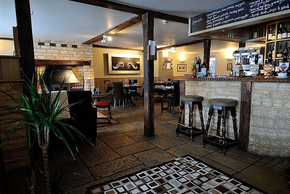 The Chequers Inn Cassington Exterior foto